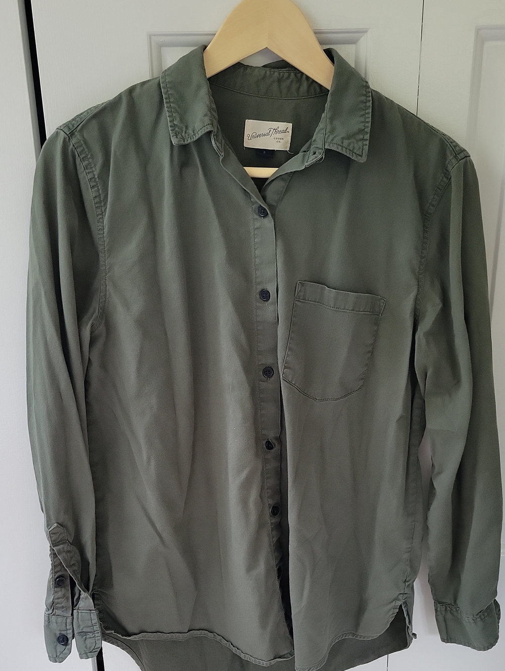Universal Thread Olive Green Button-Down Shirt